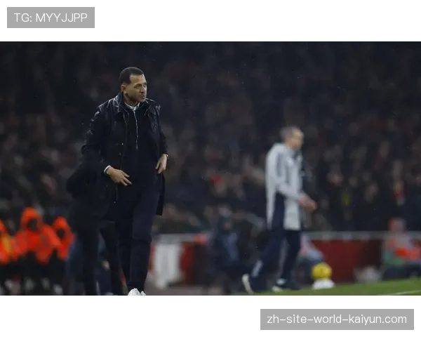 切尔西全场人盯人锁防体系成型 压迫陷阱诱使对手边路组织